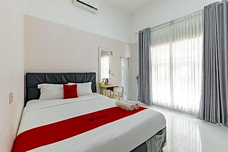 RedDoorz Syariah near Ciledug Station