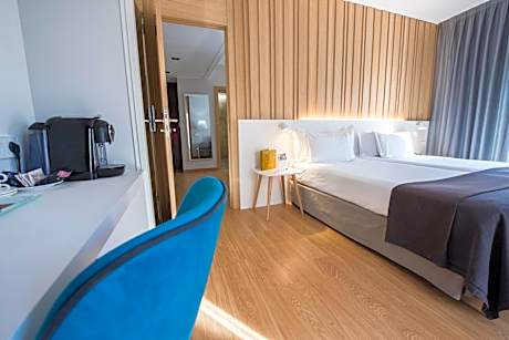 Family Room (2 Adults + 2 Children)