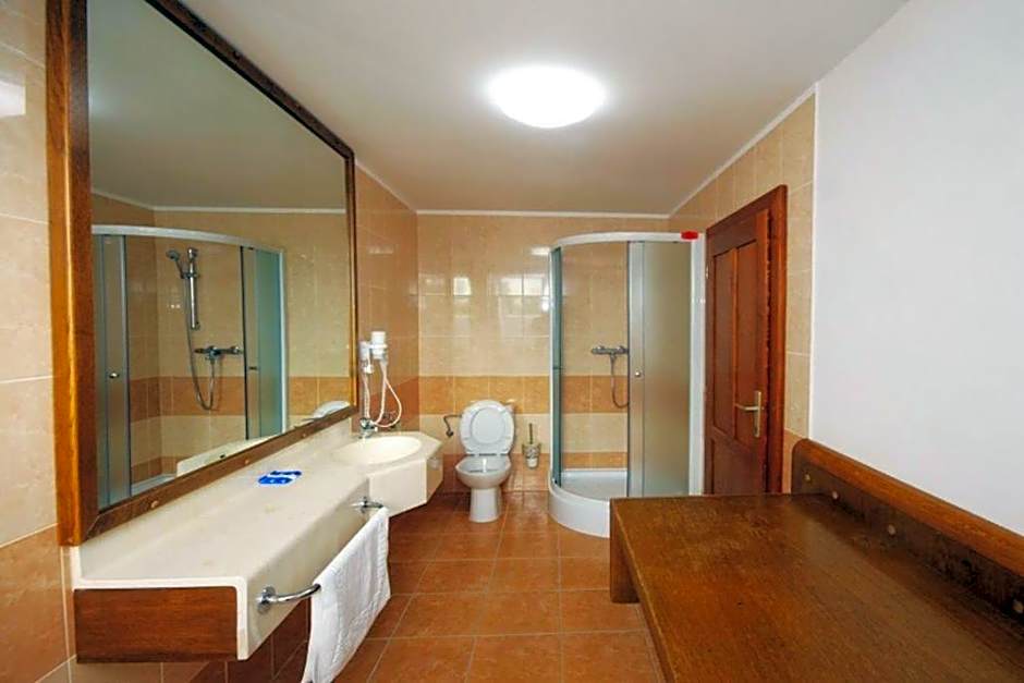 Hotel Restaurant Na Statku