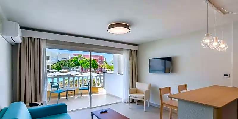 Servatur Isora Suites