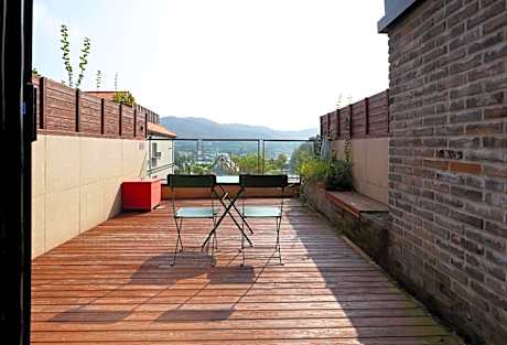 Deluxe Hollywood Garden Terrace