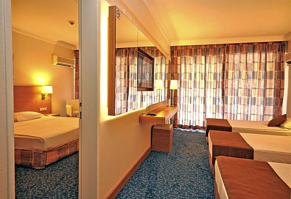 Zdjęcie 1 z 6 — Two Connecting Double Rooms