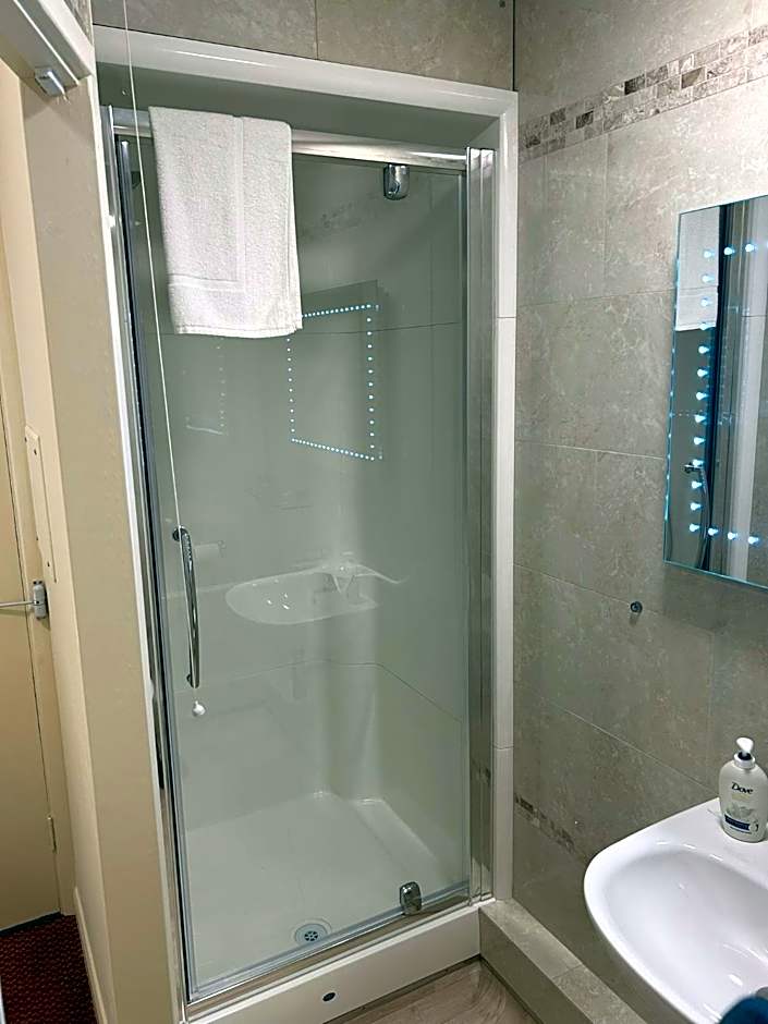 Oakwood Bed and Breakfast Heathrow