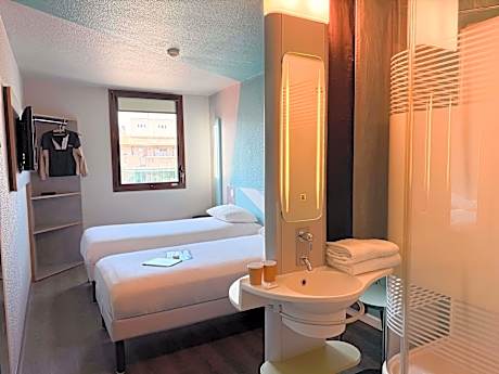 TWIN - Room with twin beds