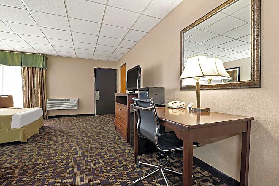 Rodeway Inn McPherson East