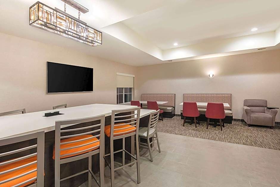 La Quinta Inn & Suites by Wyndham Fredericksburg