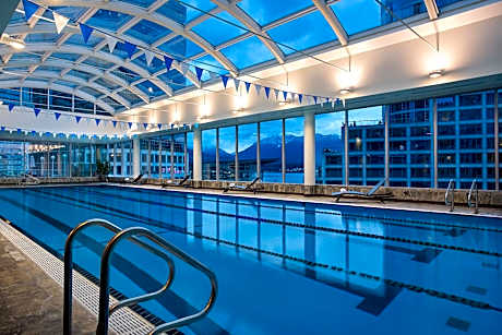 Auberge Vancouver Hotel