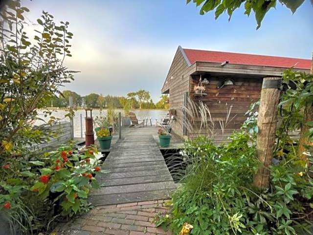 Aangenaam op de Rijn, woonboot, inclusief privé sauna