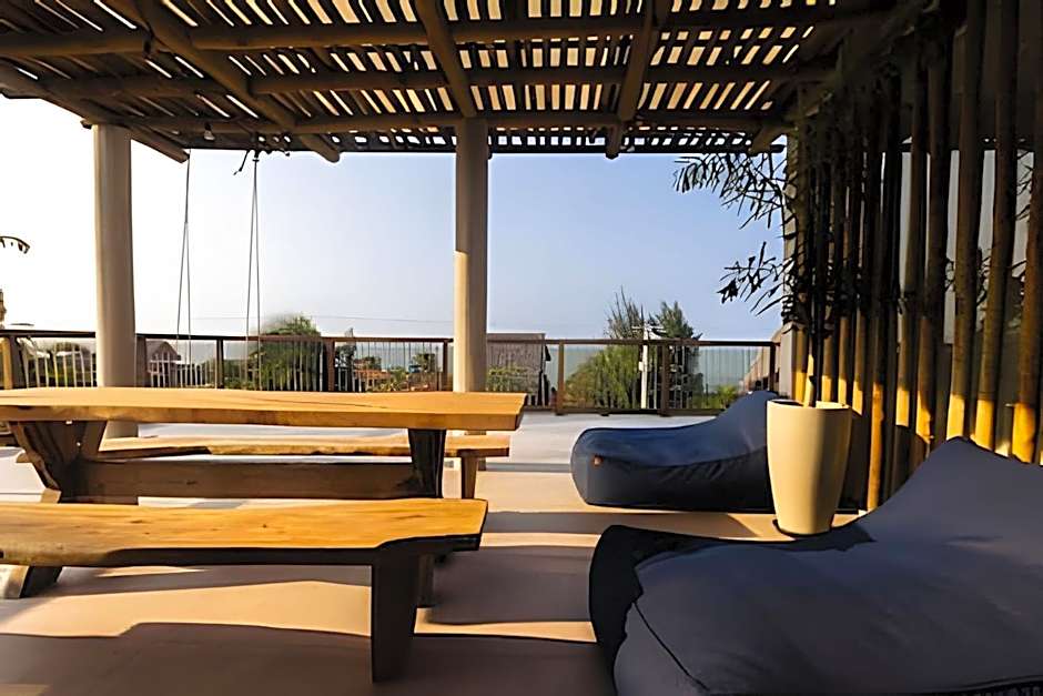 Casa confortável com vista mar e piscina