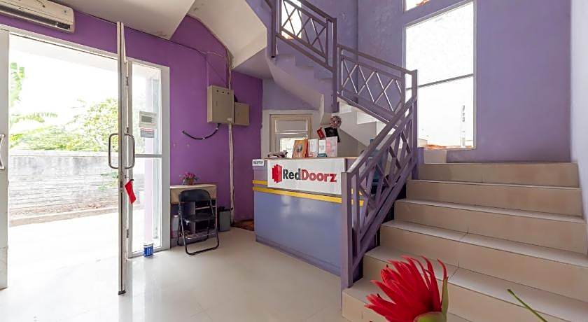 RedDoorz Plus @ Tuparev Cirebon 2.