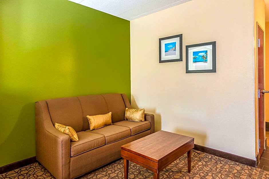 Comfort Inn & Suites Panama City North