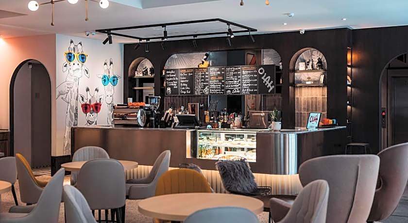 OLAH Poshtel Taichung Station