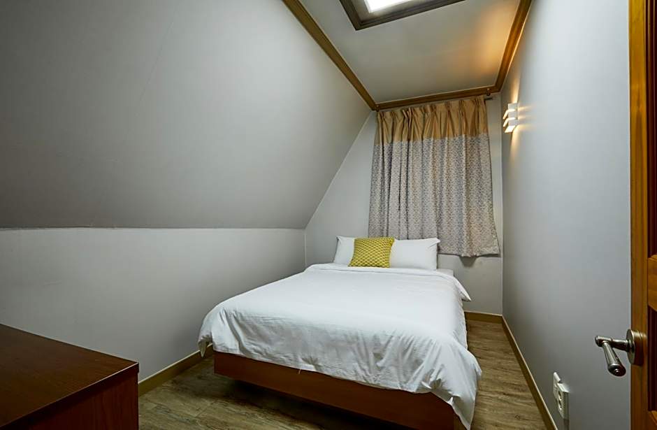 Buan Tree California Hotel