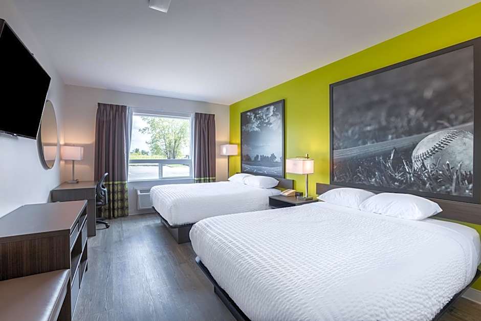 Super 8 by Wyndham Winnipeg East MB