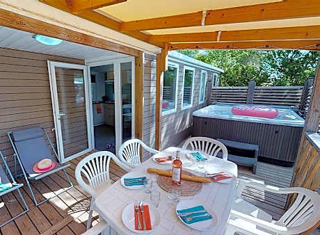 Mobil home Vaucluse – 6 personnes, 3 chambres, spa privatif sur la terrasse, tv, climatisation, lave-vaisselle