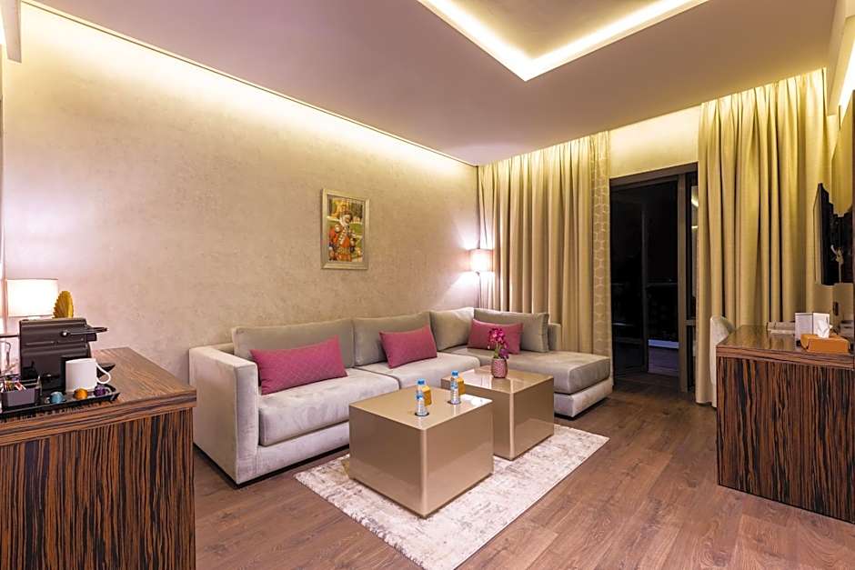 Nour Plazza Hotel