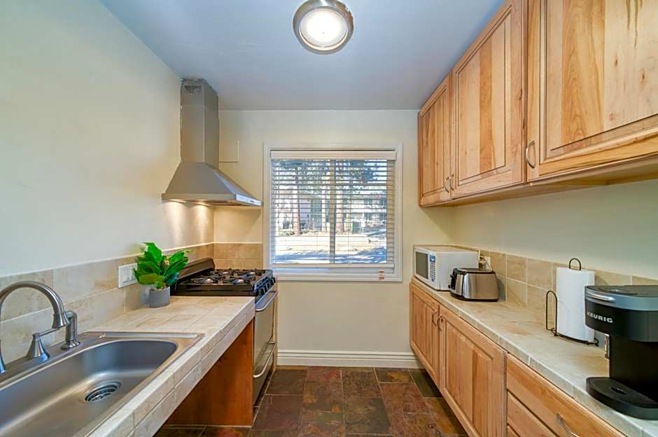 Moose and Maple Lodge