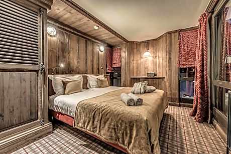 One Bedroom Quadruple Room