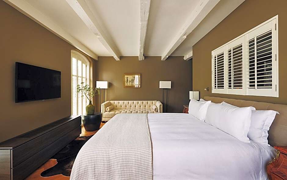 Photo 1 of 9 of Junior Suite