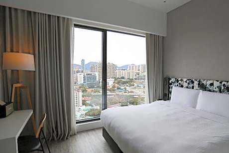 Deluxe King High Floor