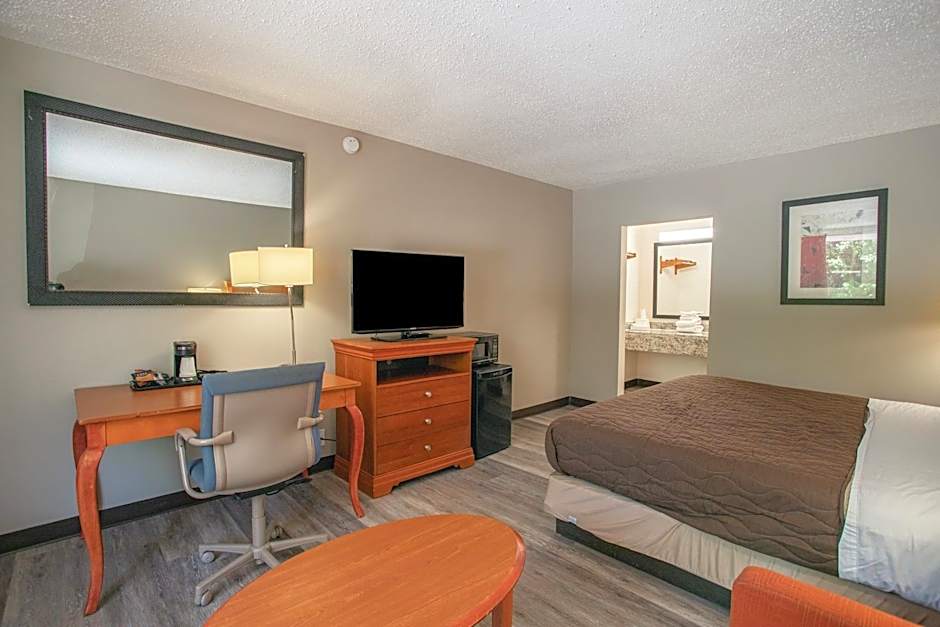 OYO hotel Greensboro east I 40