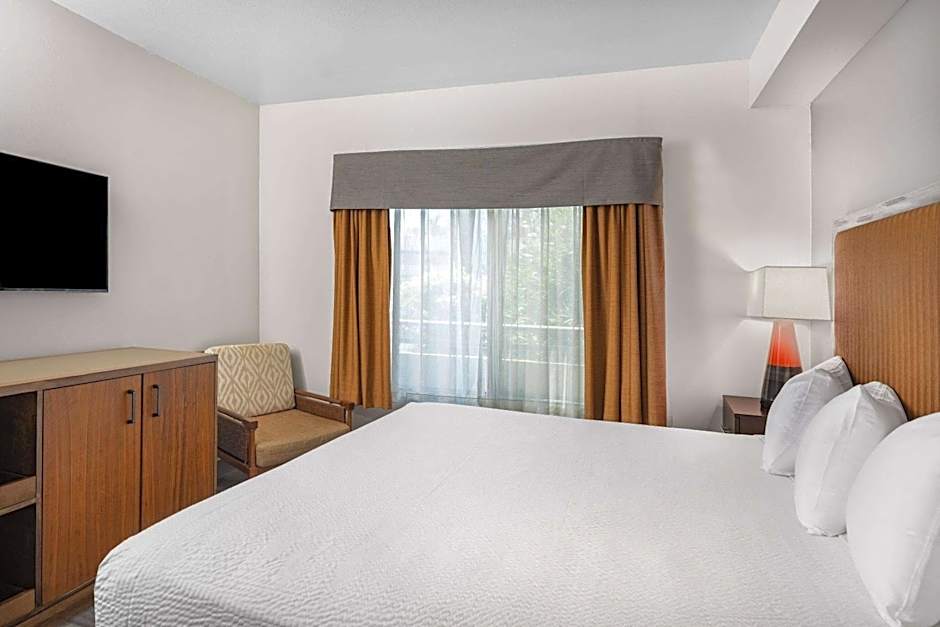 Ramada Limited Bakersfield North