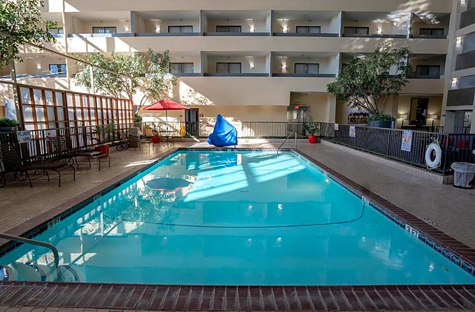 Atrium Hotel And Suites Dfw Airport