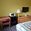 Sky Lodge Inn & Suites - Delavan