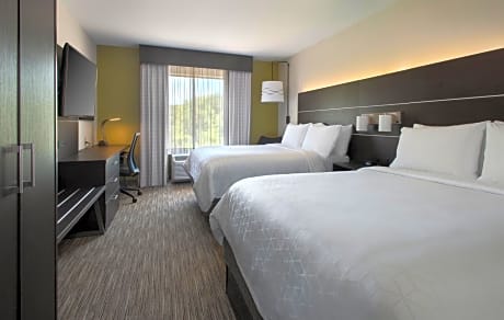 Standard Queen Room with Two Queen Beds and Mobility Accessible Roll-In Shower