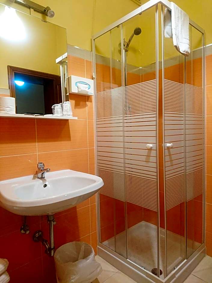 Giappone Inn Parking Hotel