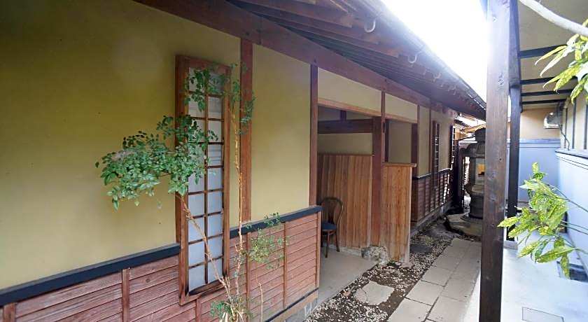 Yufuin Onsen Kishokaiuntei Muzinzo