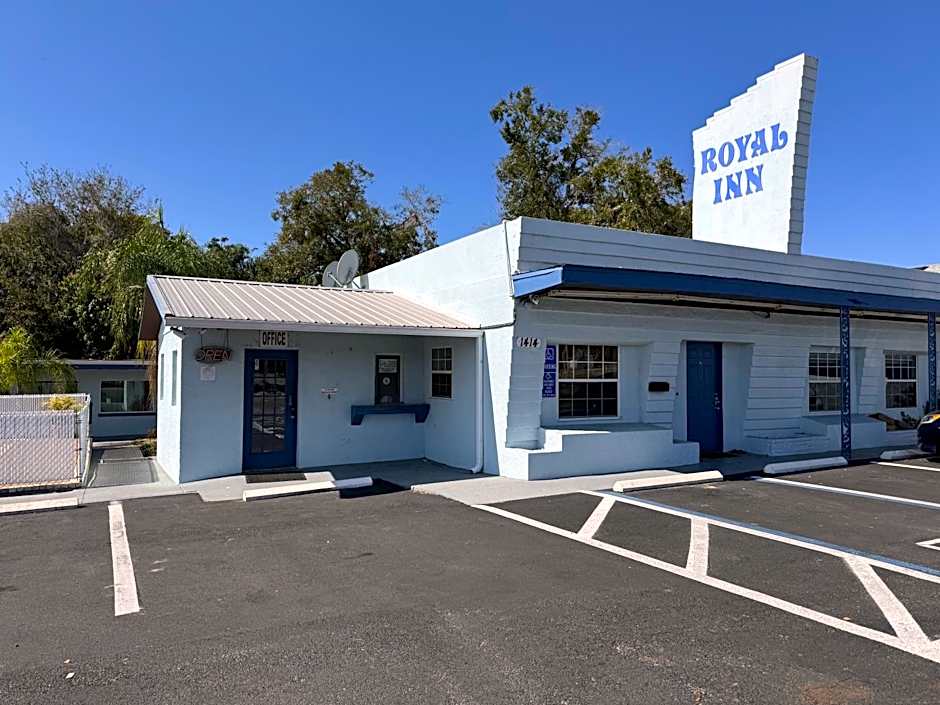 Photo 1 of 15 of Royal Inn