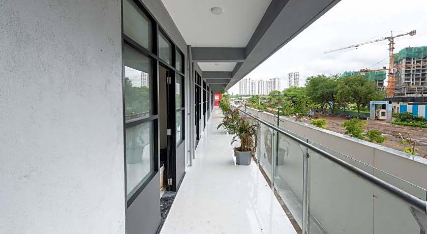 StayBird - B Suite Business Hotel 