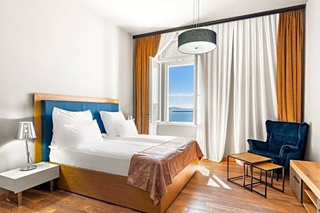 Deluxe Double Room with Sea View