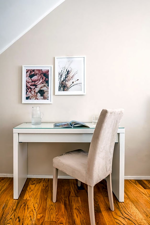 Moncada Suites & Apartments