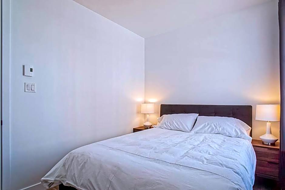 201 Condo au rez de chaussée , au coeur de Bromont