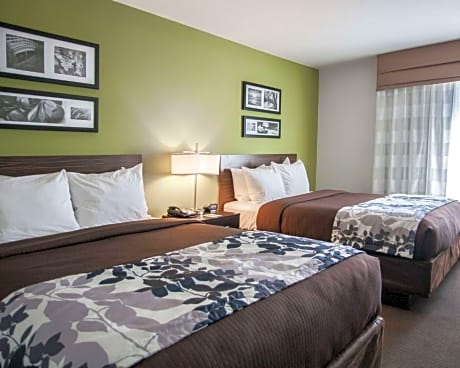 2 Queen Beds