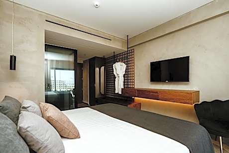 Wellness Panoramic Room with Side Sea View