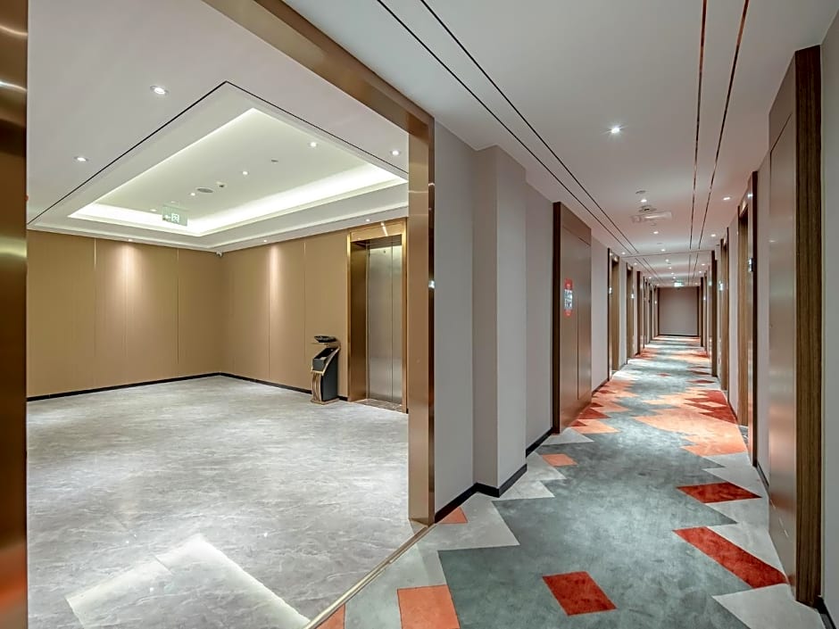 Borrman Hotel Lipu Central Plaza