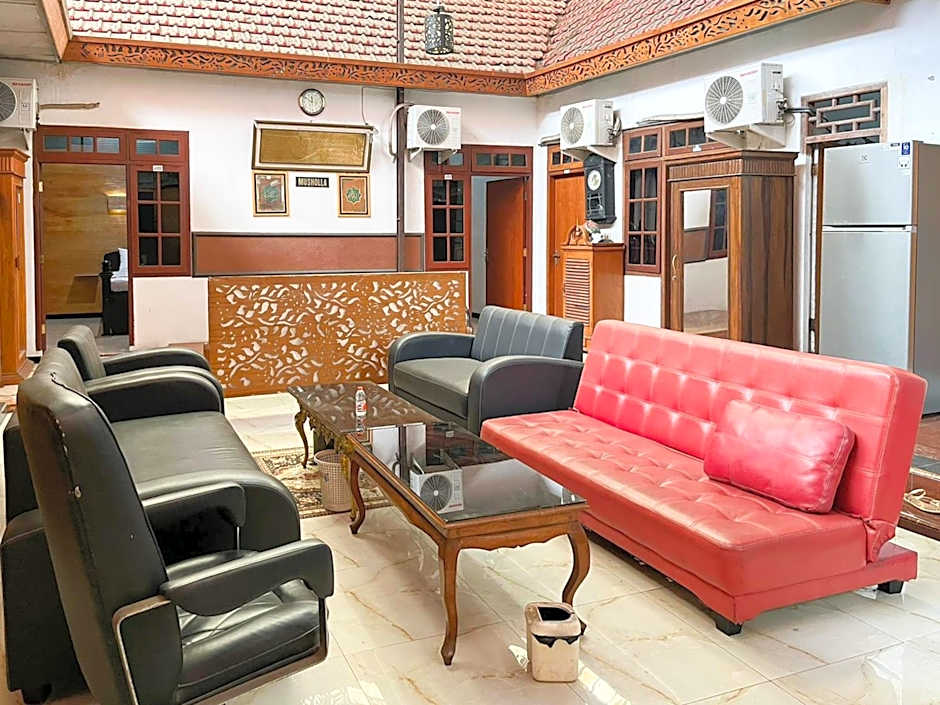 RedDoorz Syariah Near Alun-Alun Tulungagung