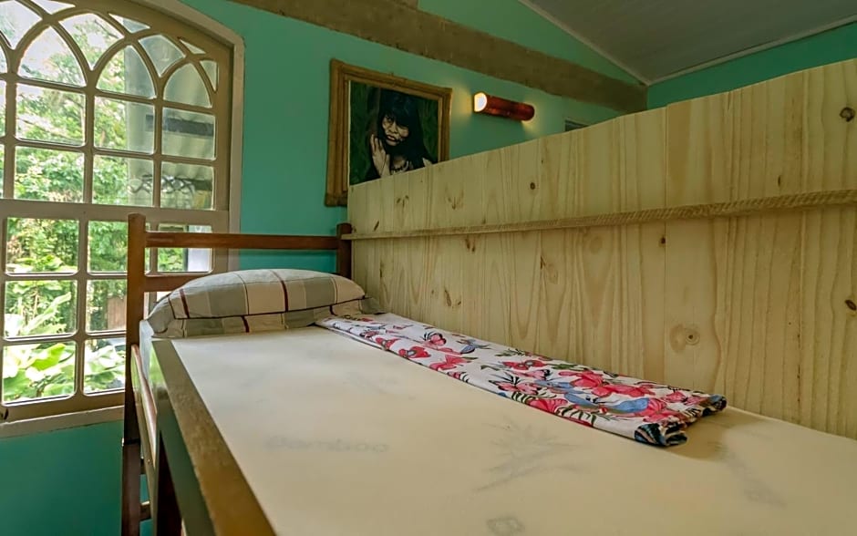 Hostel e Camping Rio das Pedras