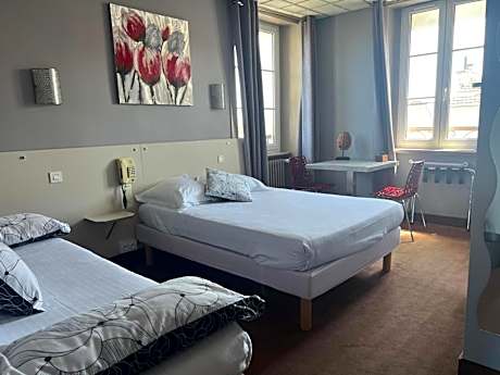 Triple Room with City View