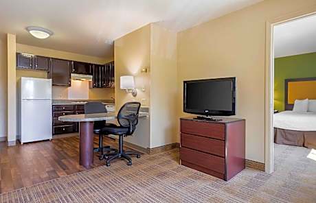 1 Bedroom Suite Accessible Room With 2 Full Beds and A Sofa Sleeper