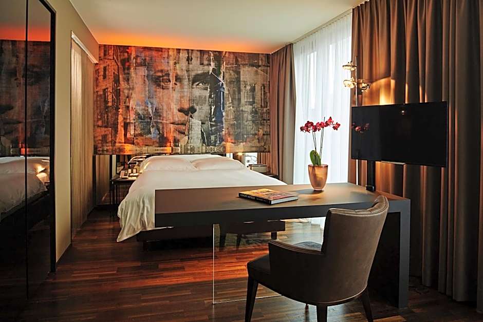 Savoy Hotel