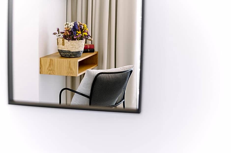 BLUE STONE Luxury Suites