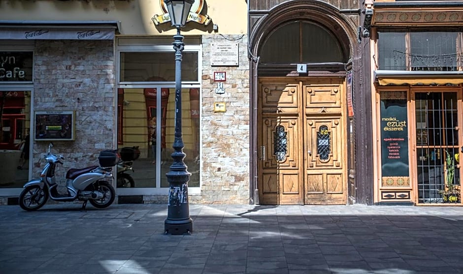 Budapest Passage 1