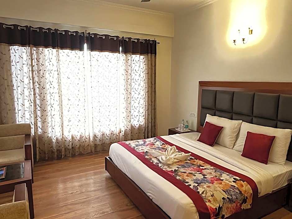 Hotel Chandertal Regency