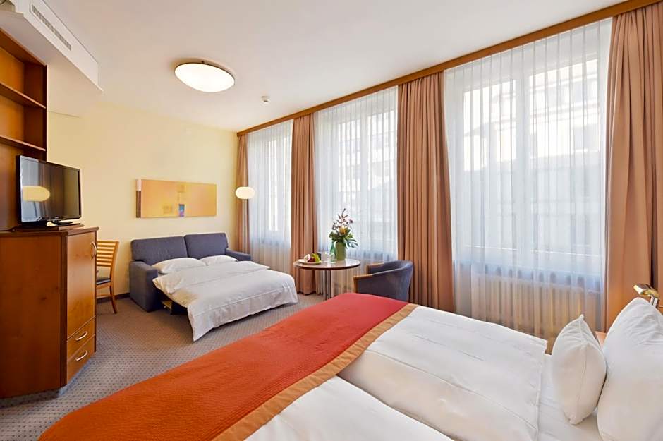 Glarnischhof by TRINITY