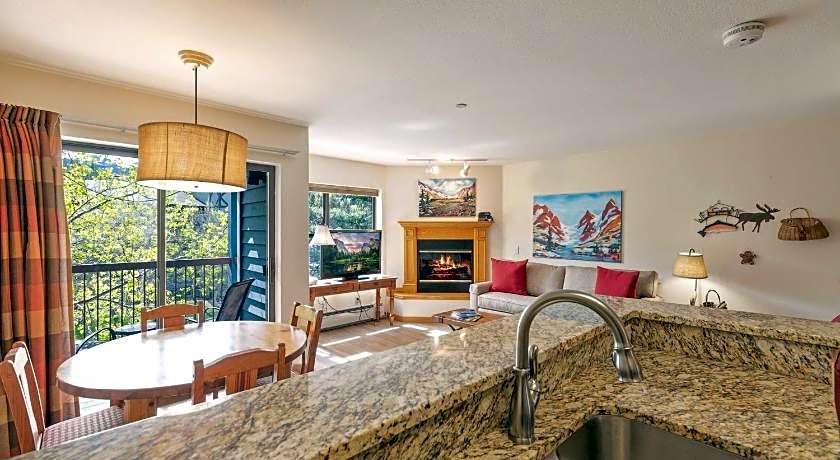 River Mountain Lodge