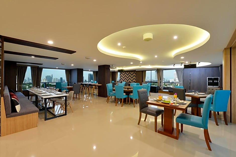 Siri Ratchada Bangkok